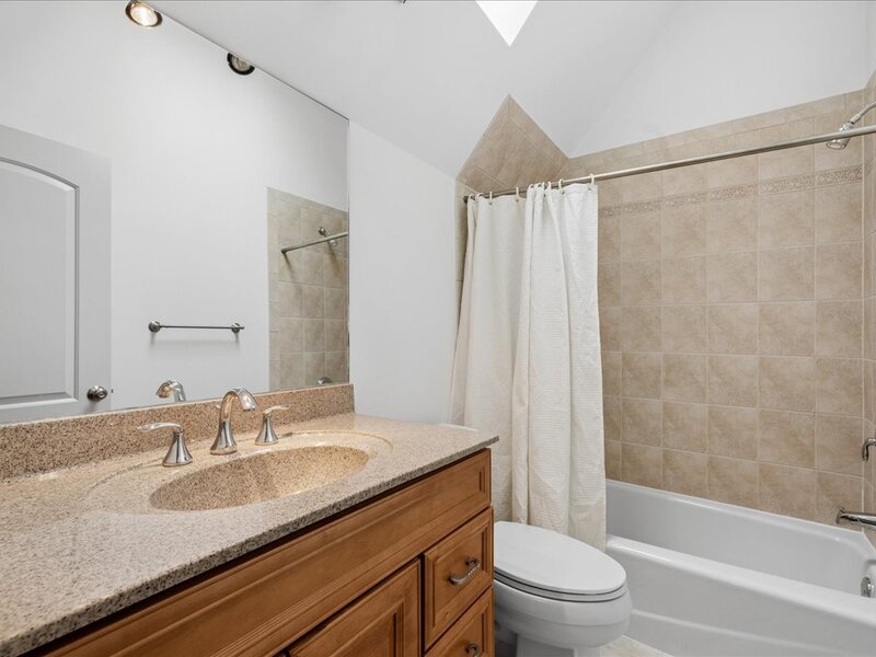 512 Oak Street Libertyville IL 60048