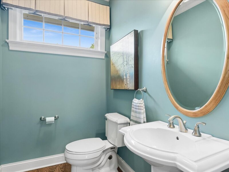 512 Oak Street Libertyville IL 60048