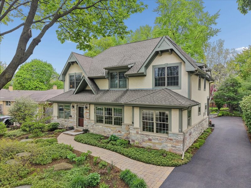 512 Oak Street Libertyville IL 60048