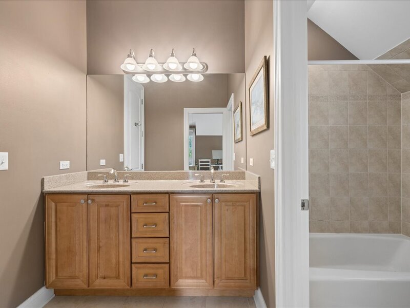 512 Oak Street Libertyville IL 60048