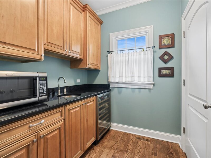 512 Oak Street Libertyville IL 60048