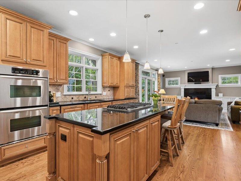 512 Oak Street Libertyville IL 60048