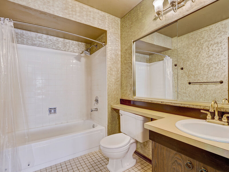 330 Elmwood Lane Bloomingdale IL 60108