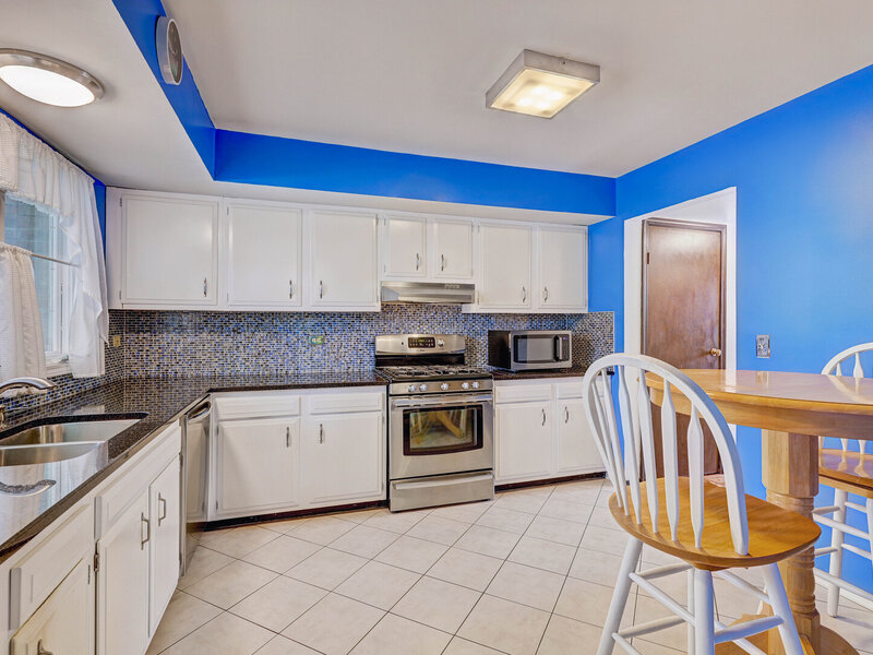 330 Elmwood Lane Bloomingdale IL 60108