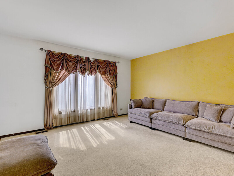 330 Elmwood Lane Bloomingdale IL 60108