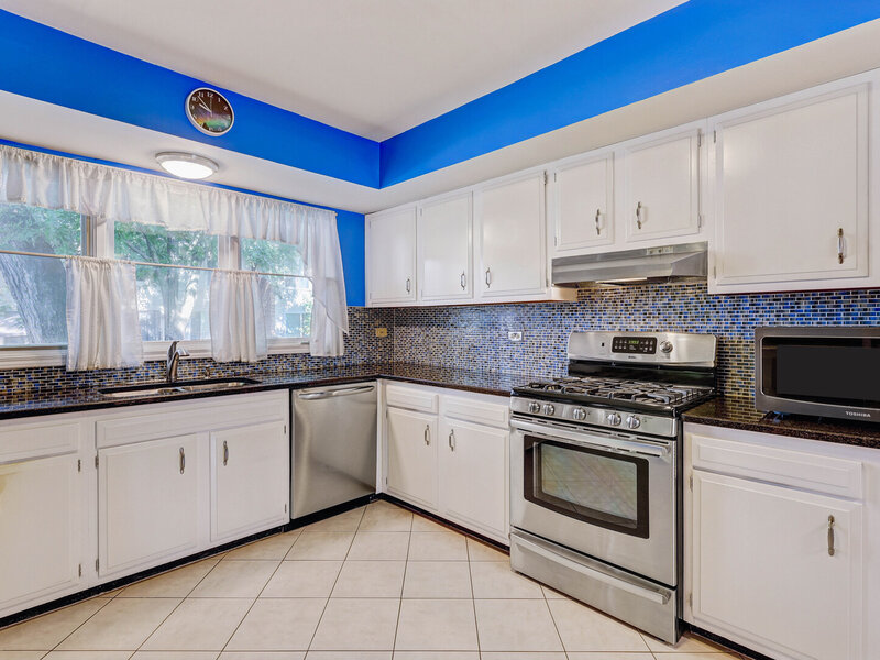 330 Elmwood Lane Bloomingdale IL 60108