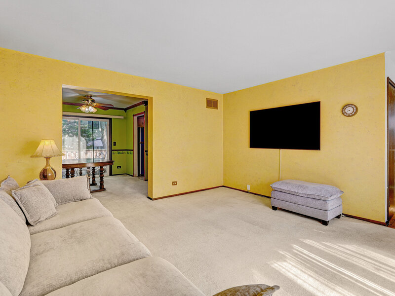 330 Elmwood Lane Bloomingdale IL 60108