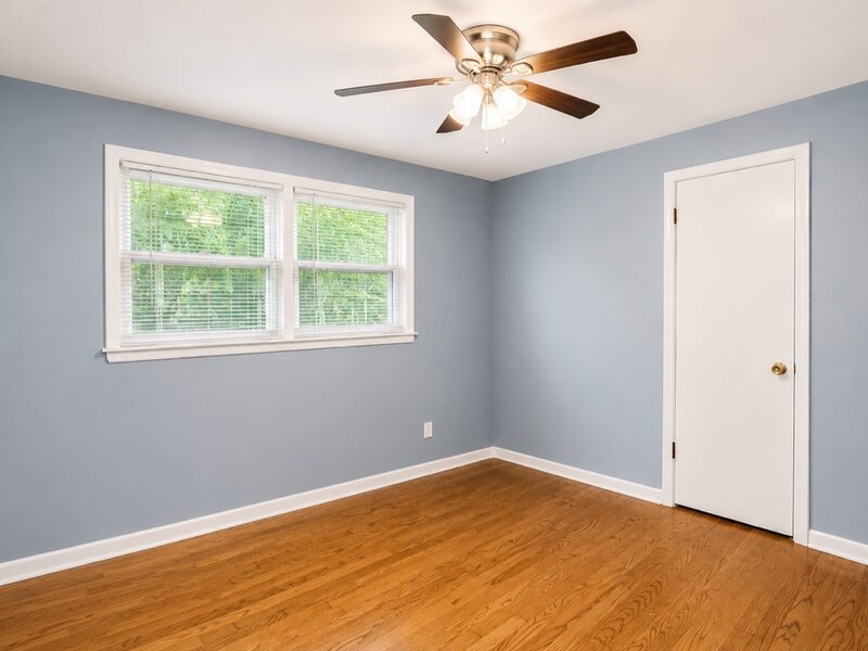 8635 S Burnham Avenue Chicago IL 60617