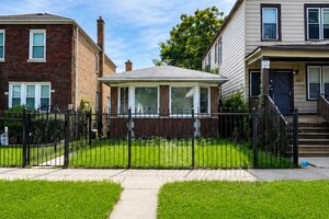 Photo of 8635 S Burnham Avenue Chicago IL 60617