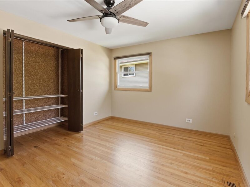 160 Fairfield Way Bloomingdale IL 60108