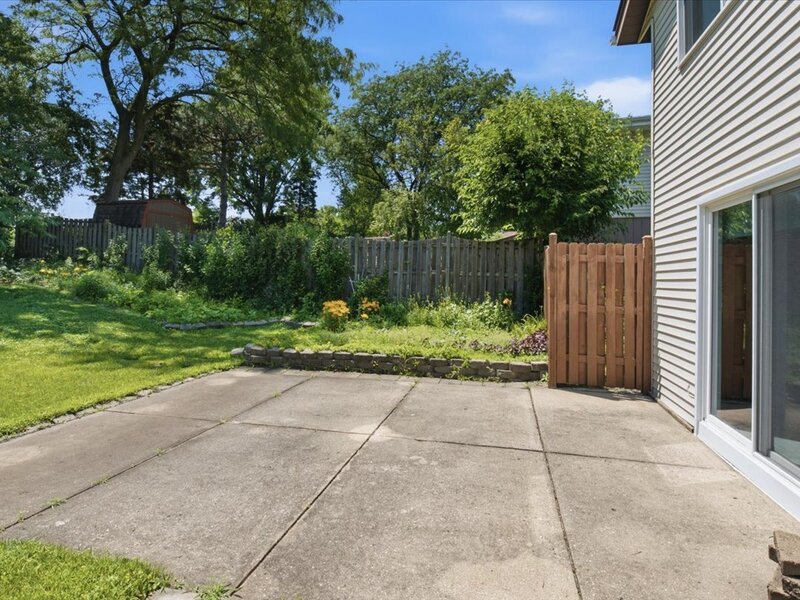 160 Fairfield Way Bloomingdale IL 60108