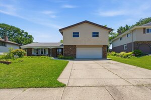 Photo of 160 Fairfield Way Bloomingdale IL 60108