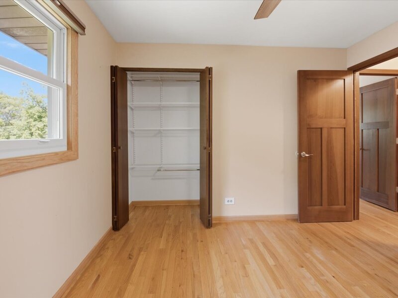 160 Fairfield Way Bloomingdale IL 60108
