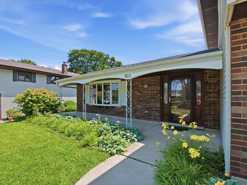 160 Fairfield Way Bloomingdale IL 60108