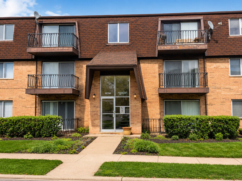 12741 S La Crosse Avenue Alsip IL 60803