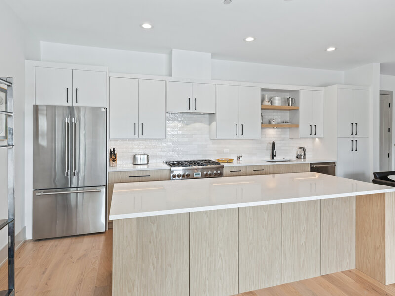 1548 W Ardmore Avenue Chicago IL 60660
