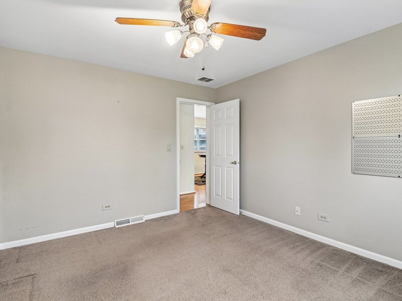 335 Belmont Court Grayslake IL 60030