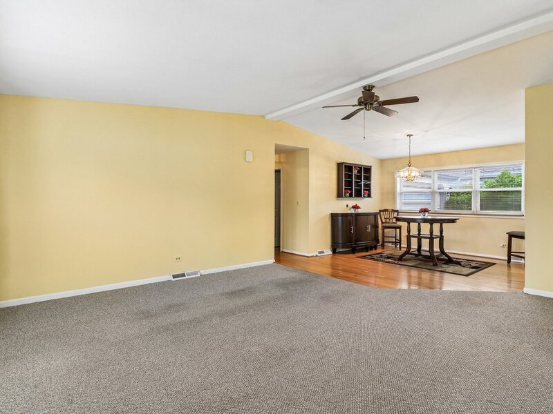 335 Belmont Court Grayslake IL 60030