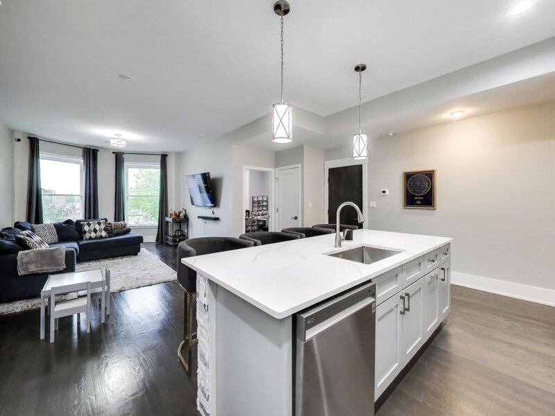 616 E 46th Street Chicago IL 60653