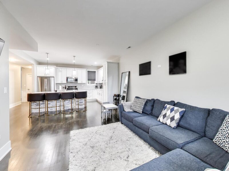 616 E 46th Street Chicago IL 60653