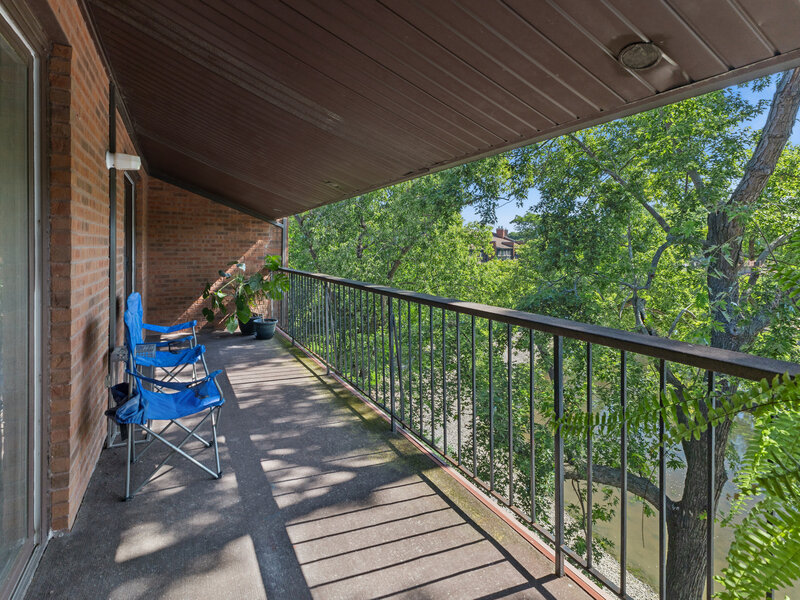 2 Cinnamon Creek Drive Palos Hills IL 60465