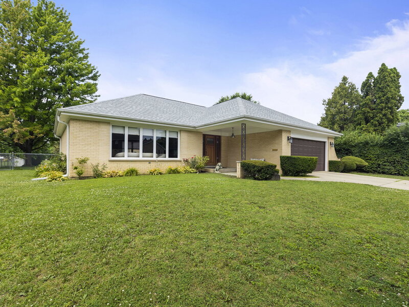 730 Castlewood Lane Deerfield IL 60015