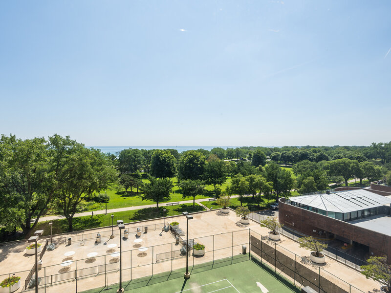 5445 N Sheridan Road Chicago IL 60640
