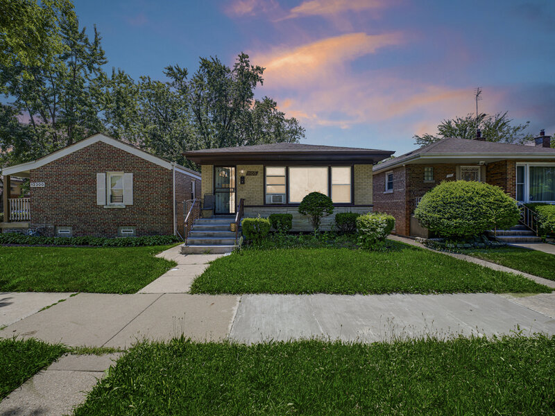 1105 W 123rd Street Calumet Park IL 60827