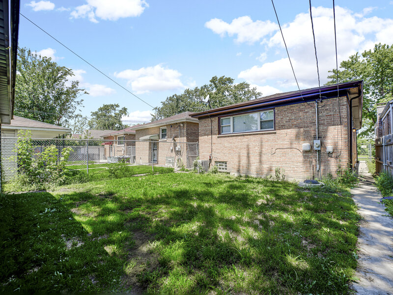 1105 W 123rd Street Calumet Park IL 60827