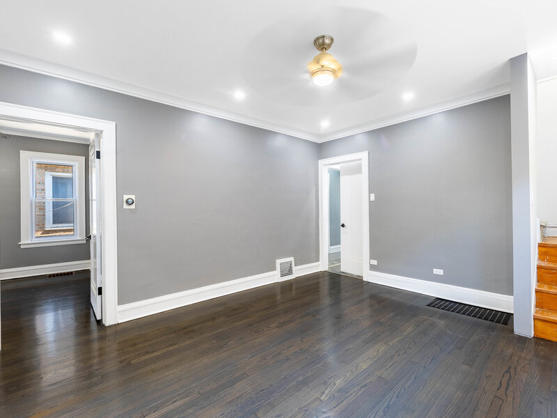 3035 N Luna Avenue Chicago IL 60641