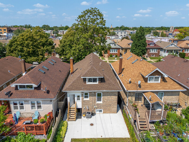 3035 N Luna Avenue Chicago IL 60641