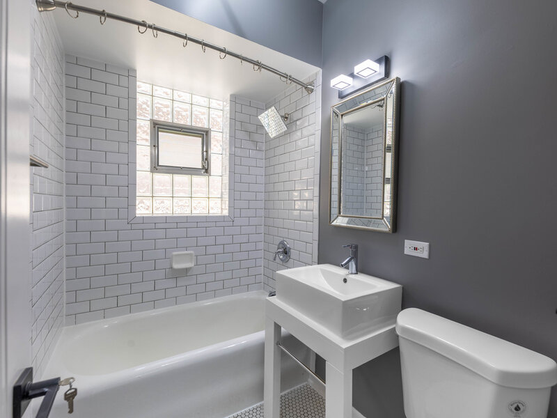 3035 N Luna Avenue Chicago IL 60641