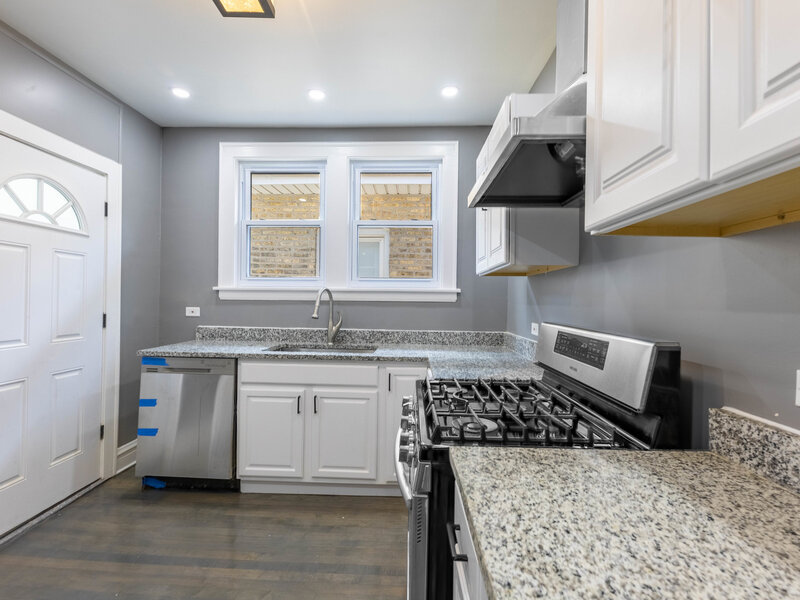 3035 N Luna Avenue Chicago IL 60641