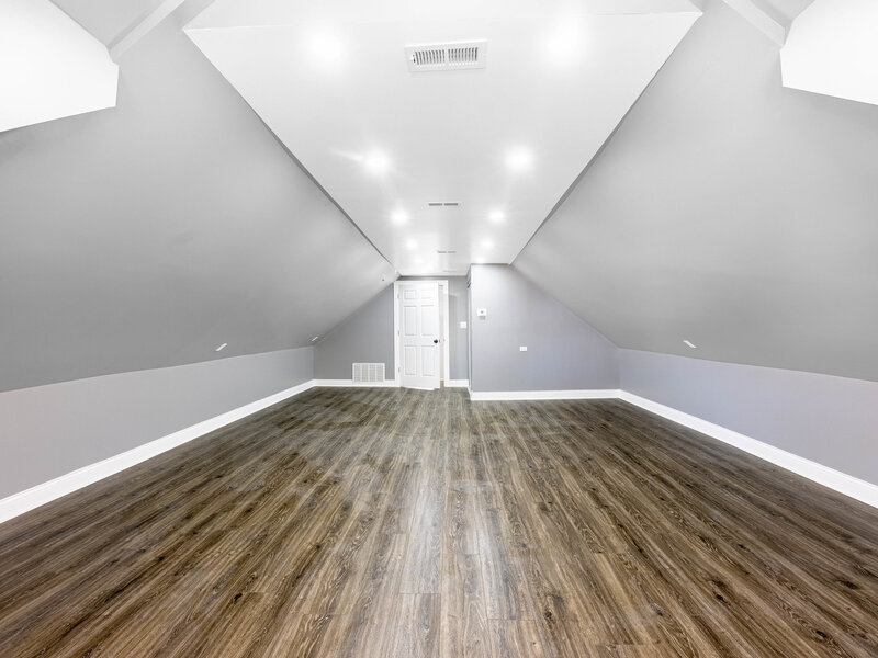 3035 N Luna Avenue Chicago IL 60641