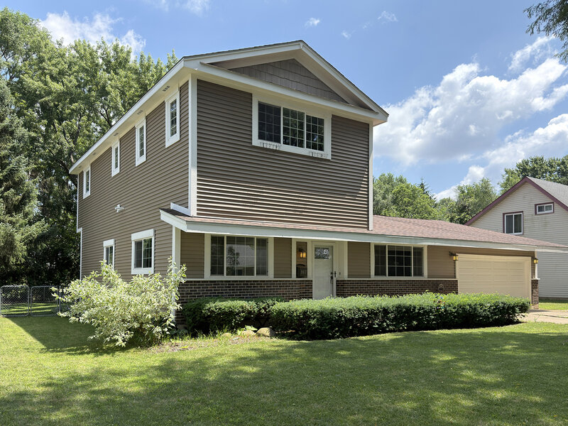 967 Cardiff Drive Crystal Lake IL 60014