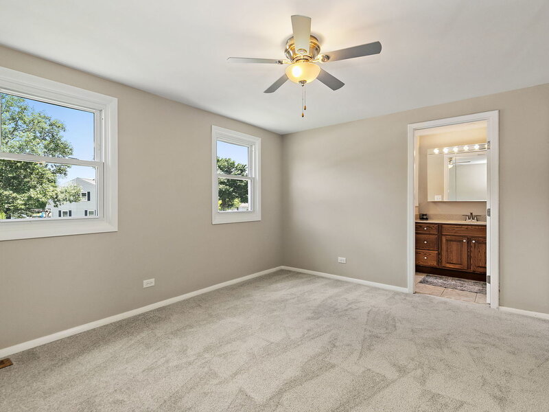 34 Paxton Lane Schaumburg IL 60194