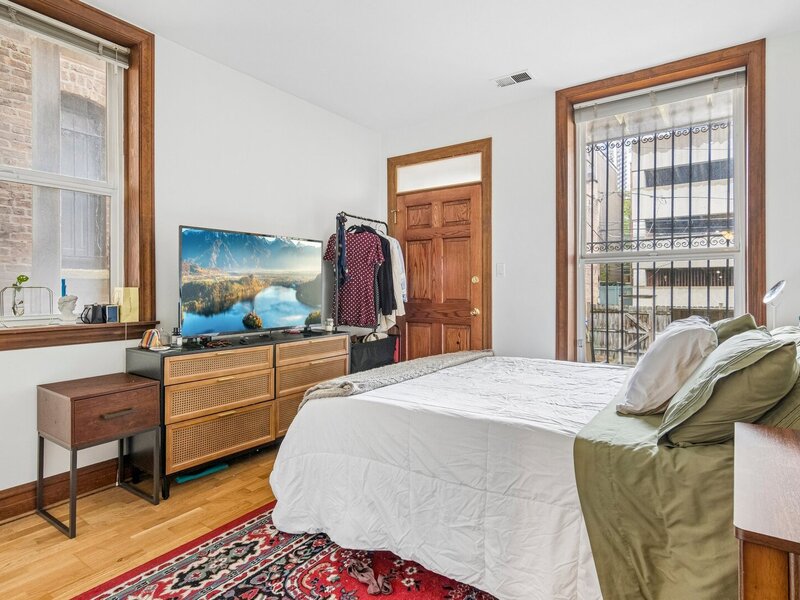 869 N Lasalle Street Chicago IL 60610
