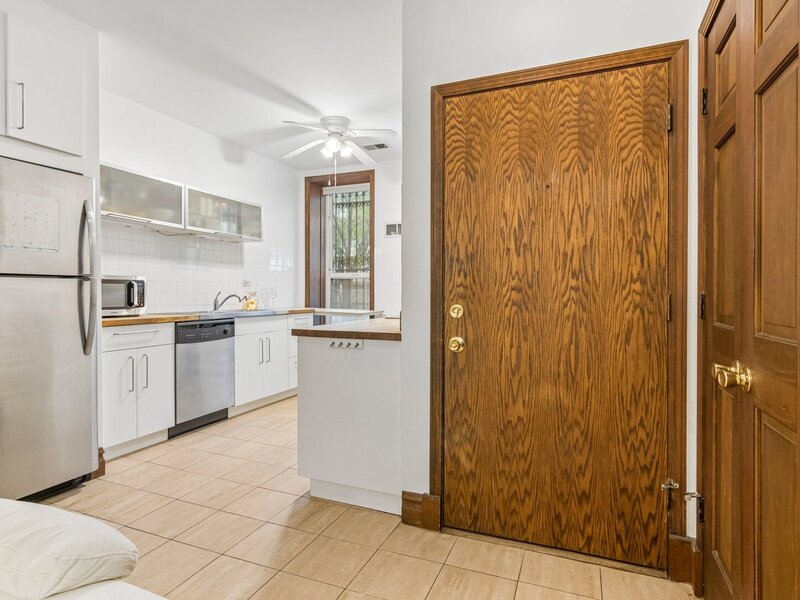 869 N Lasalle Street Chicago IL 60610