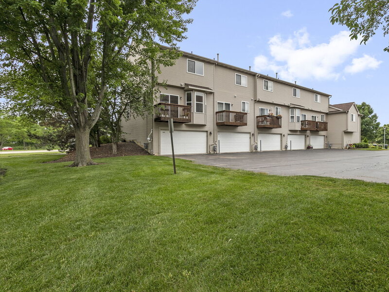 896 Cherry Creek Drive Grayslake IL 60030