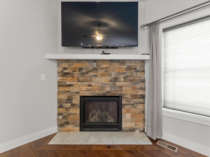 1806 Lake Ridge Court Mahomet IL 61853