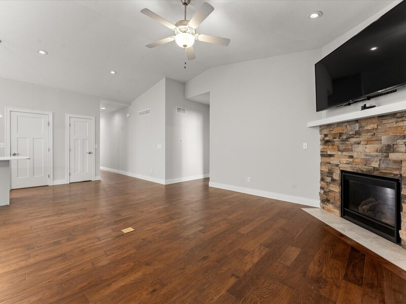 1806 Lake Ridge Court Mahomet IL 61853