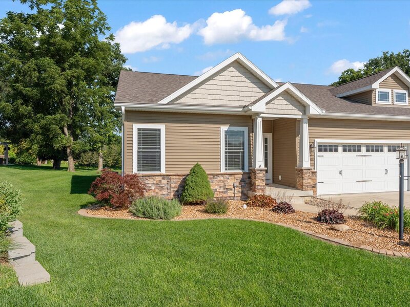 1806 Lake Ridge Court Mahomet IL 61853