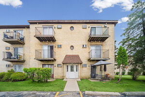 MRD12675226 - Arlington Heights 2-bedroom