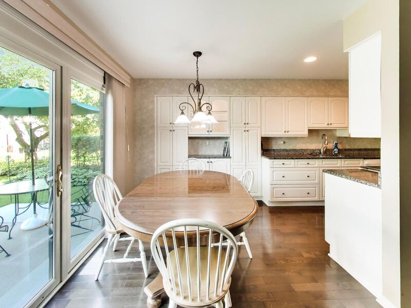 1204 Garfield Avenue Libertyville IL 60048