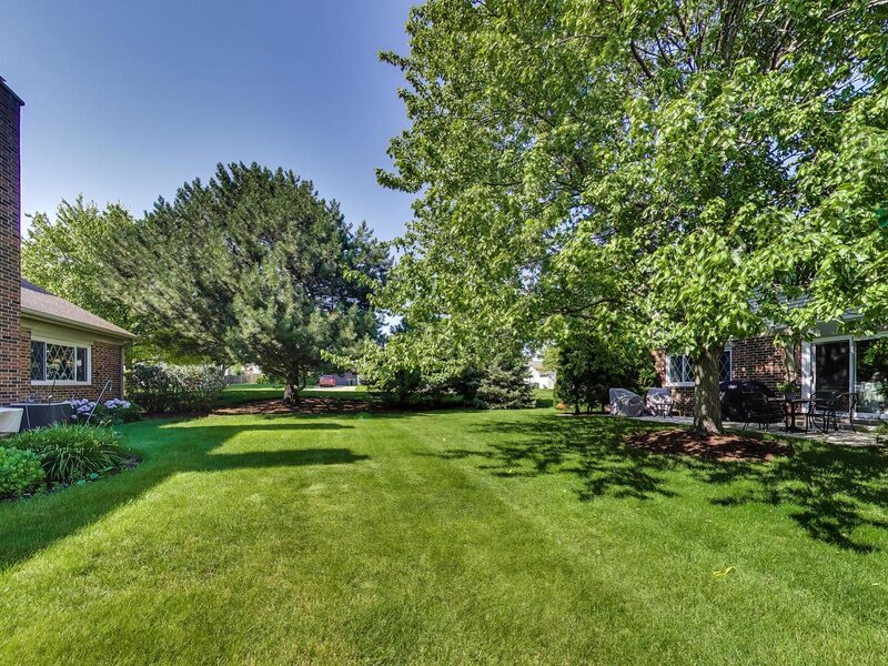 1204 Garfield Avenue Libertyville IL 60048
