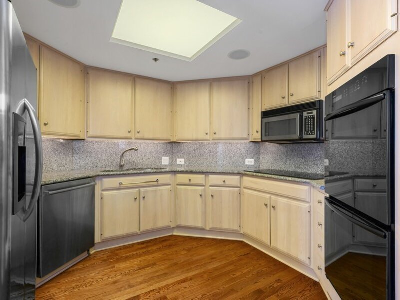 950 N Michigan Avenue Chicago IL 60611