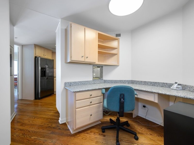 950 N Michigan Avenue Chicago IL 60611