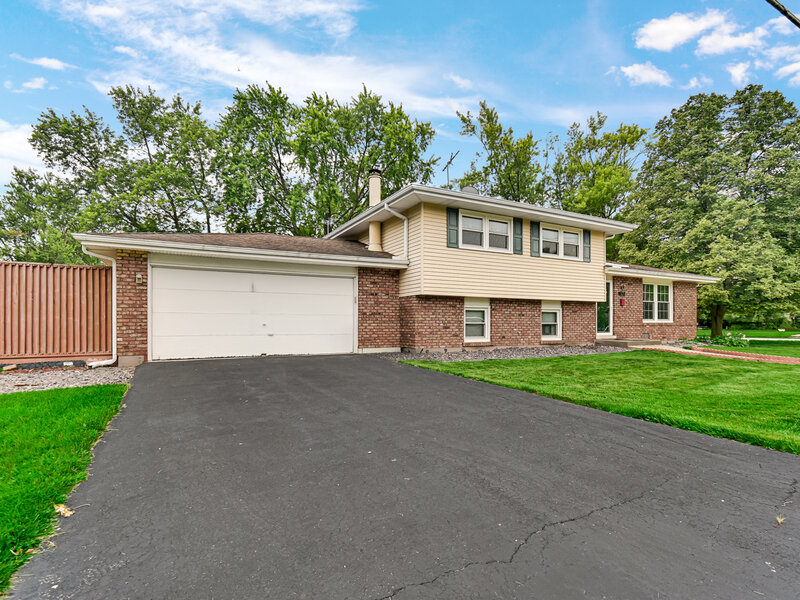 47 N Wabash Avenue Glenwood IL 60425