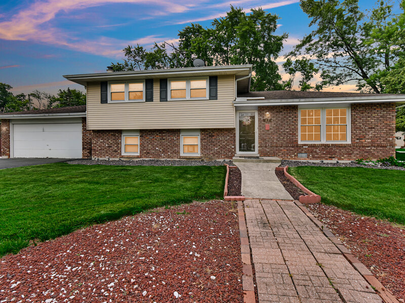 47 N Wabash Avenue Glenwood IL 60425