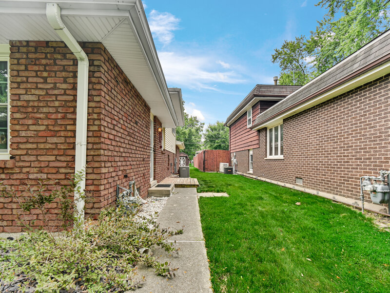 47 N Wabash Avenue Glenwood IL 60425